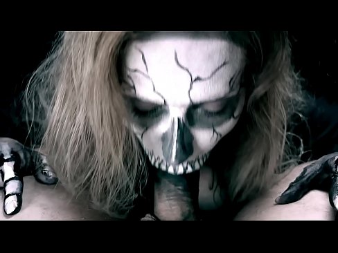 ❤️ Demon djevojka siše kurac svojim crnim ustima i guta spermu. ❤ Samo porno u pornografiji hr.mobilecric.top ❤